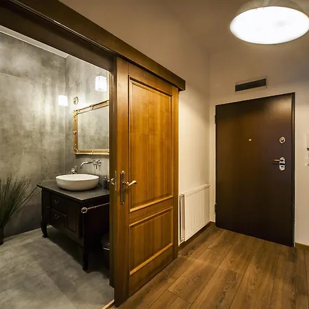 Very Berry - Orzeszkowej 10 - Mtp Apartment, Parking, Balcony, Check In 24h شقة بوزنان